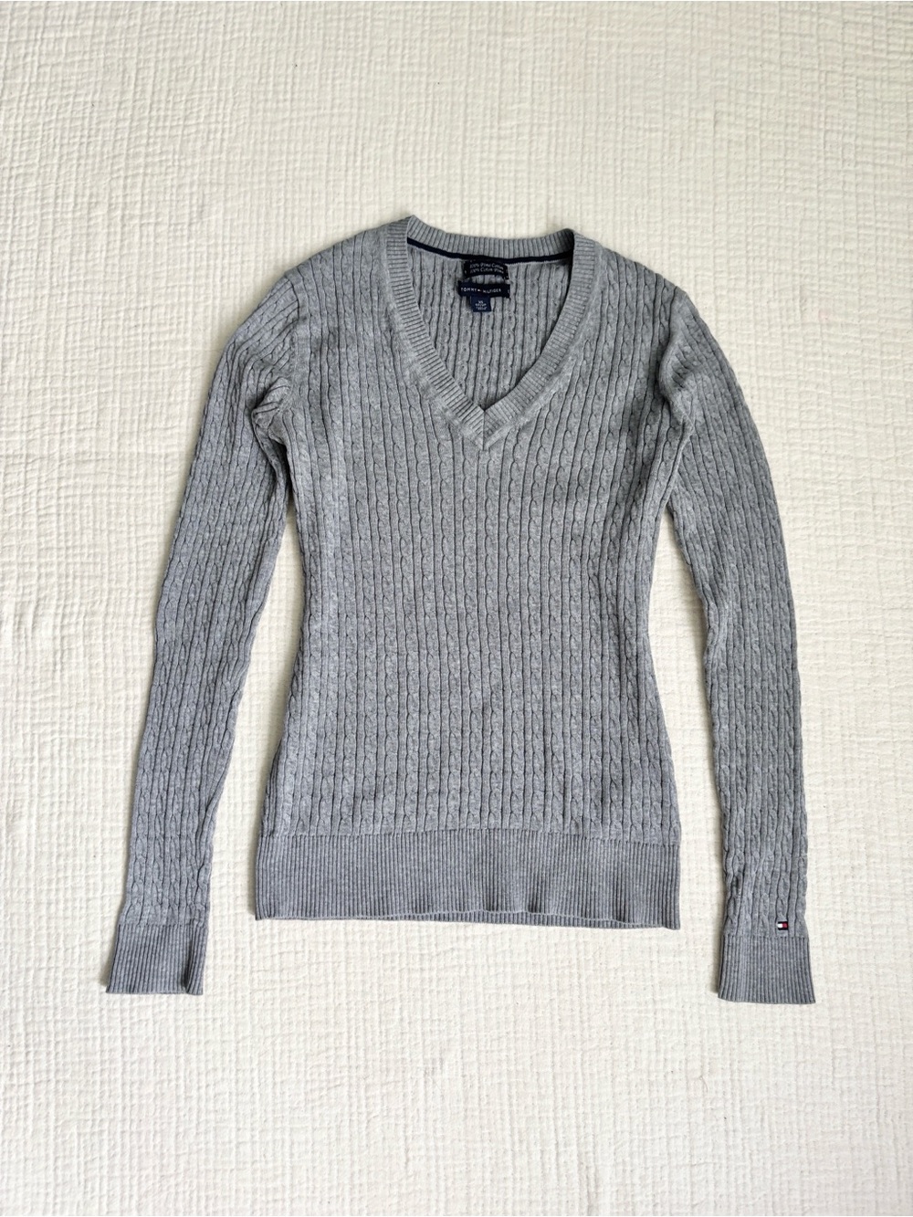 tommy hilfiger y2k grey cable knit v-neck sweater